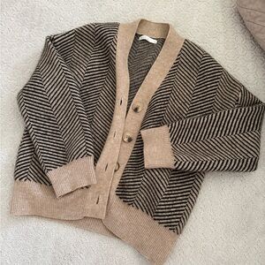 OAK + FORT Chevron Patterned Cardigan in Tan and Black